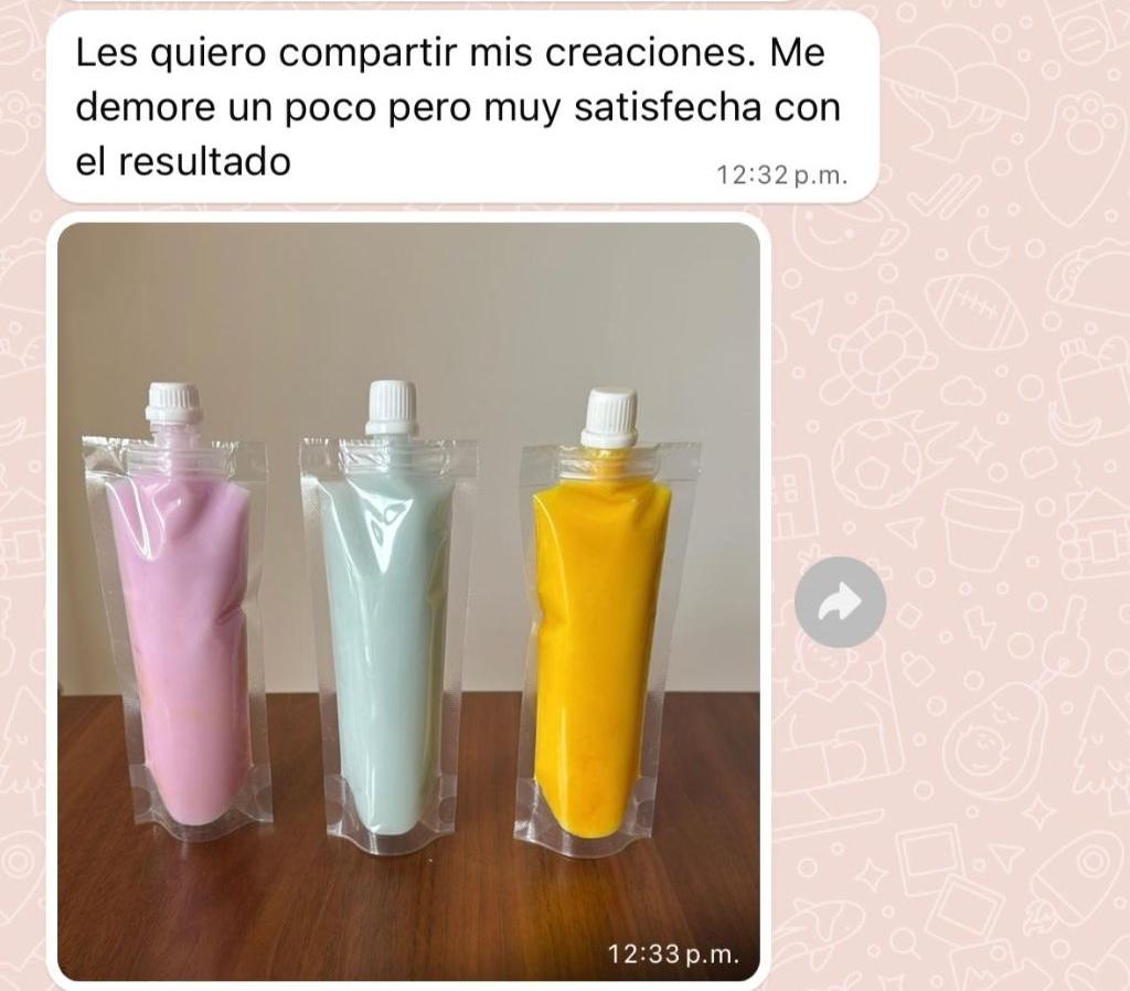 Testimonio mostrando creaciones de wax melts en bolsas